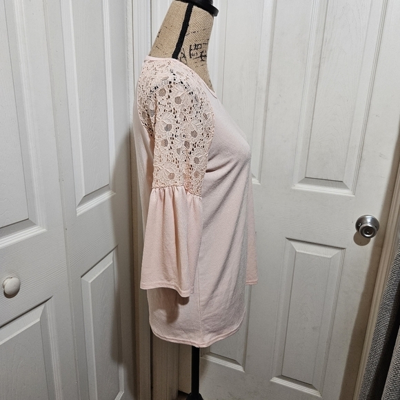 Adrianna Papell Pale Pink Lace Shoulder Blouse Size S - Picture 6 of 11